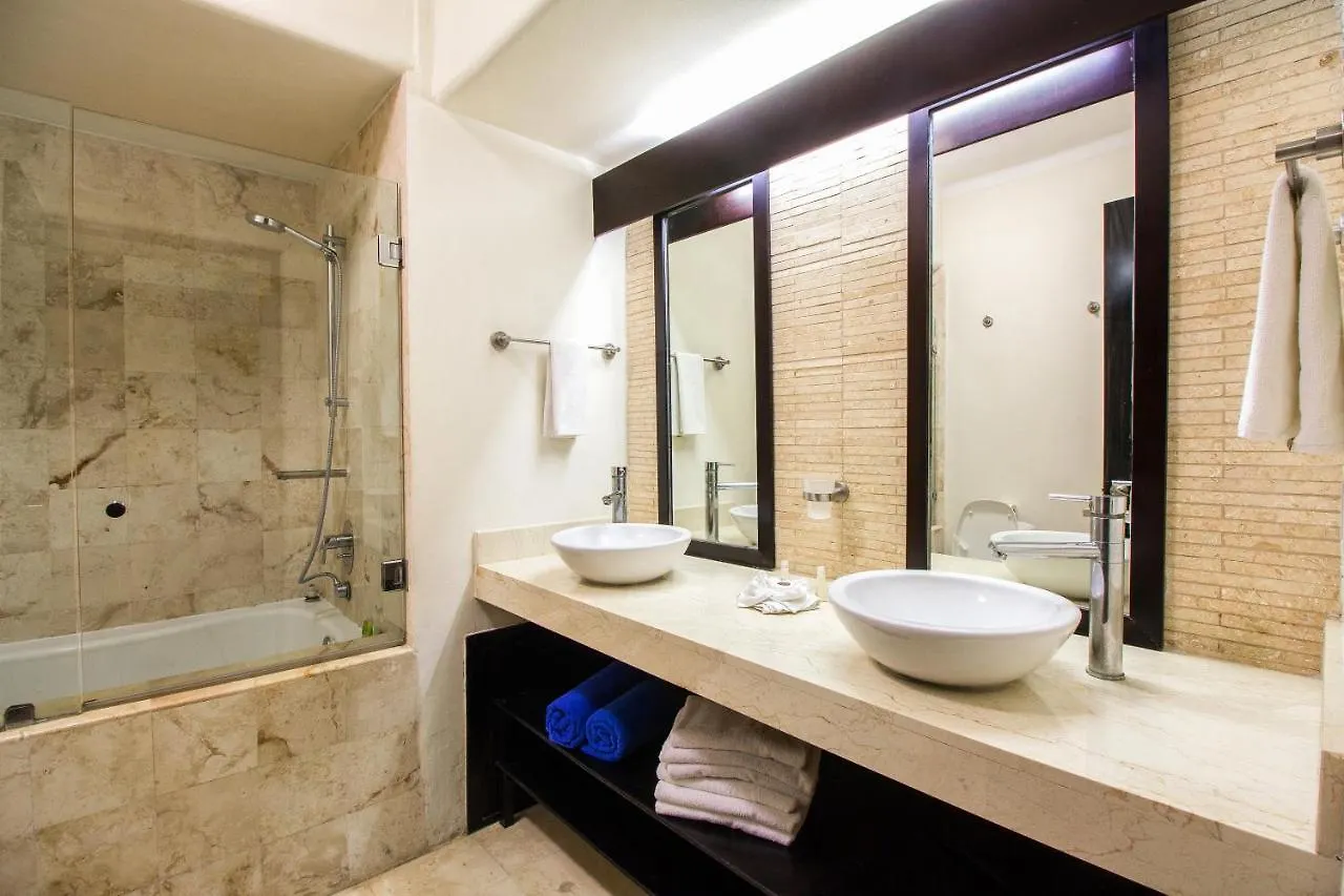 Corto Maltes 203 Apt 2 Bedroom Ocean View Apartment